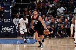 火(huǒ)箭(jiàn)內(nèi)線(xiàn)支柱：团队配合助阿尔佩伦-申京提(tí)升表现