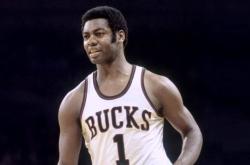 约基(jī)奇再创佳绩，NBA歷(lì)史纪录岌岌可危