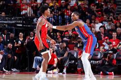 奥萨尔和(hé)阿(ā)门的战绩反差：活塞如鱼得水，火箭拧巴困境