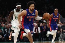 凱(kǎi)德·坎宁安惊豔(yàn)转身投篮，助底特律活塞力克波士顿凱(kǎi)爾(ěr)特人