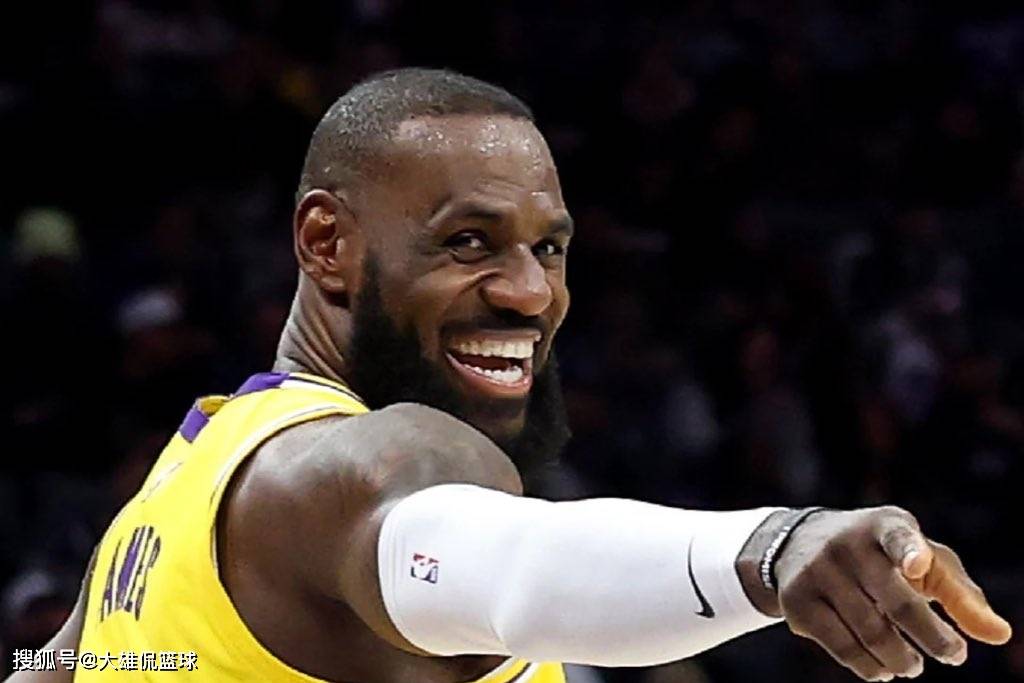 前NBA球员提议湖人让詹姆斯当三当家，里夫斯数据比老詹还要好