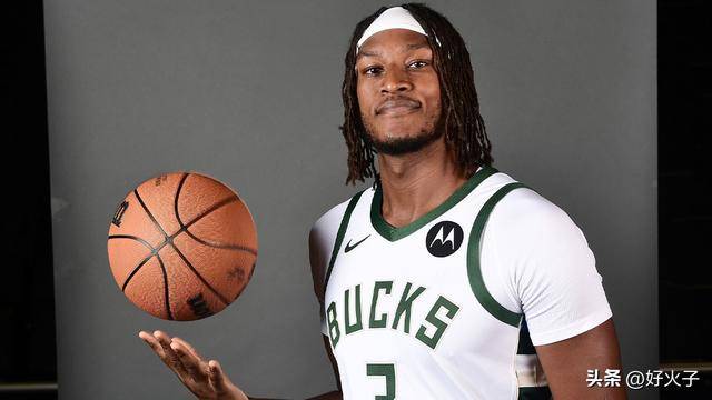 不一样了，雄鹿队迈尔斯·特纳宣称字母哥“即将改变他的人生”