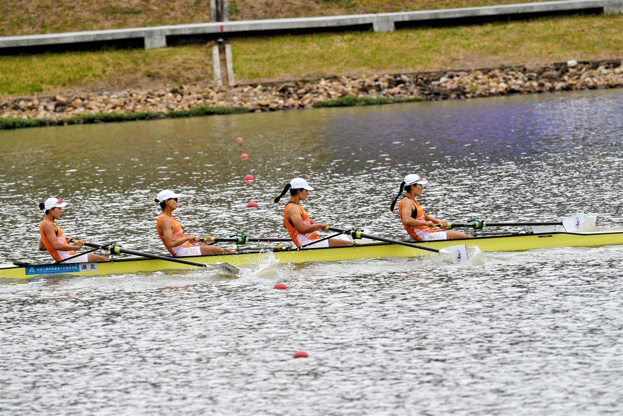 湖北队一骑绝尘摘双金！包揽男女四人单桨冠军