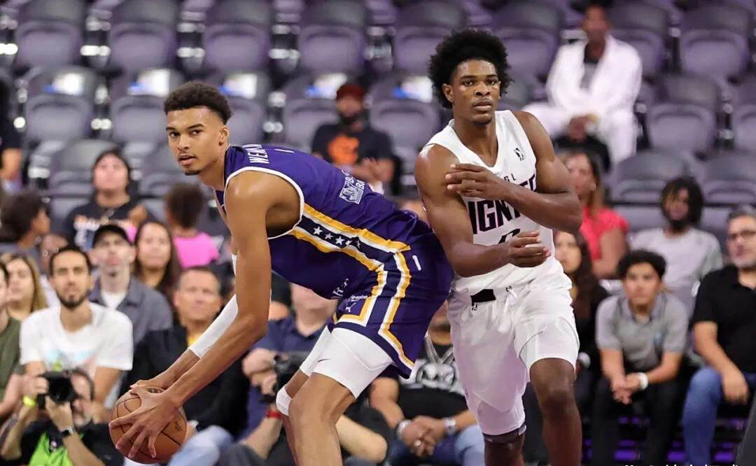 NBA球员斯库特-亨德森腿筋撕裂，遭受重伤