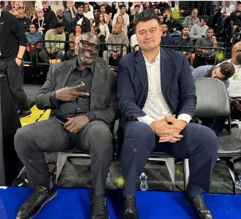 马云亲临现场观赛！NBA中国赛大佬云集