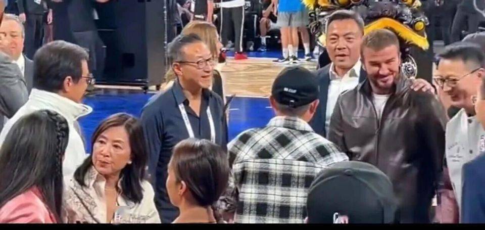 马云亲临现场观赛！NBA中国赛大佬云集