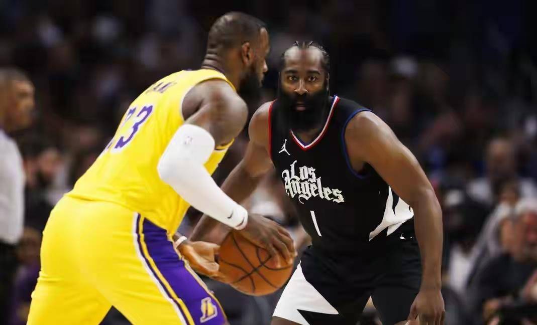 NBA全明星预测引争议，詹姆斯哈登双双落选，文班亚马替补不冤