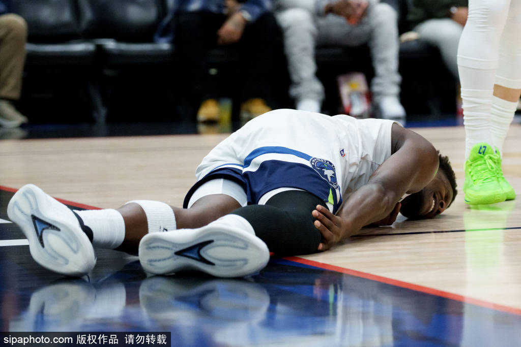 安东尼·爱德华兹因脚伤缺席森林狼对阵雷霆关键战？