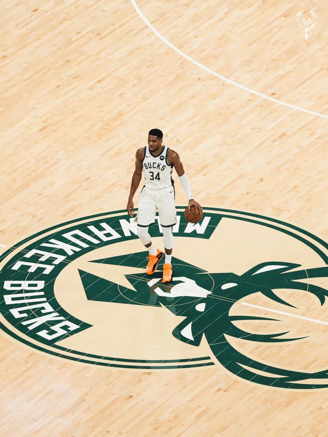 被主队球迷嘘完，字母哥还能待多久？